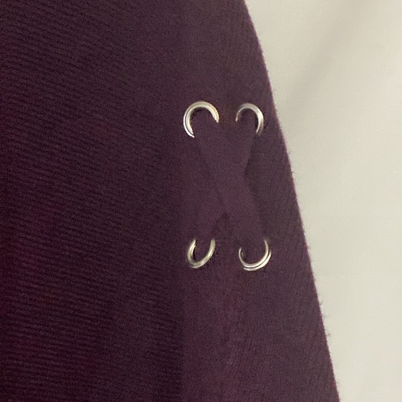 NWT CARMAN MARC VALVO WO SIZE XL EGGPLANT COLOR SWEATER GOLD CRISS CROSS ACCENTS - Picture 12 of 12